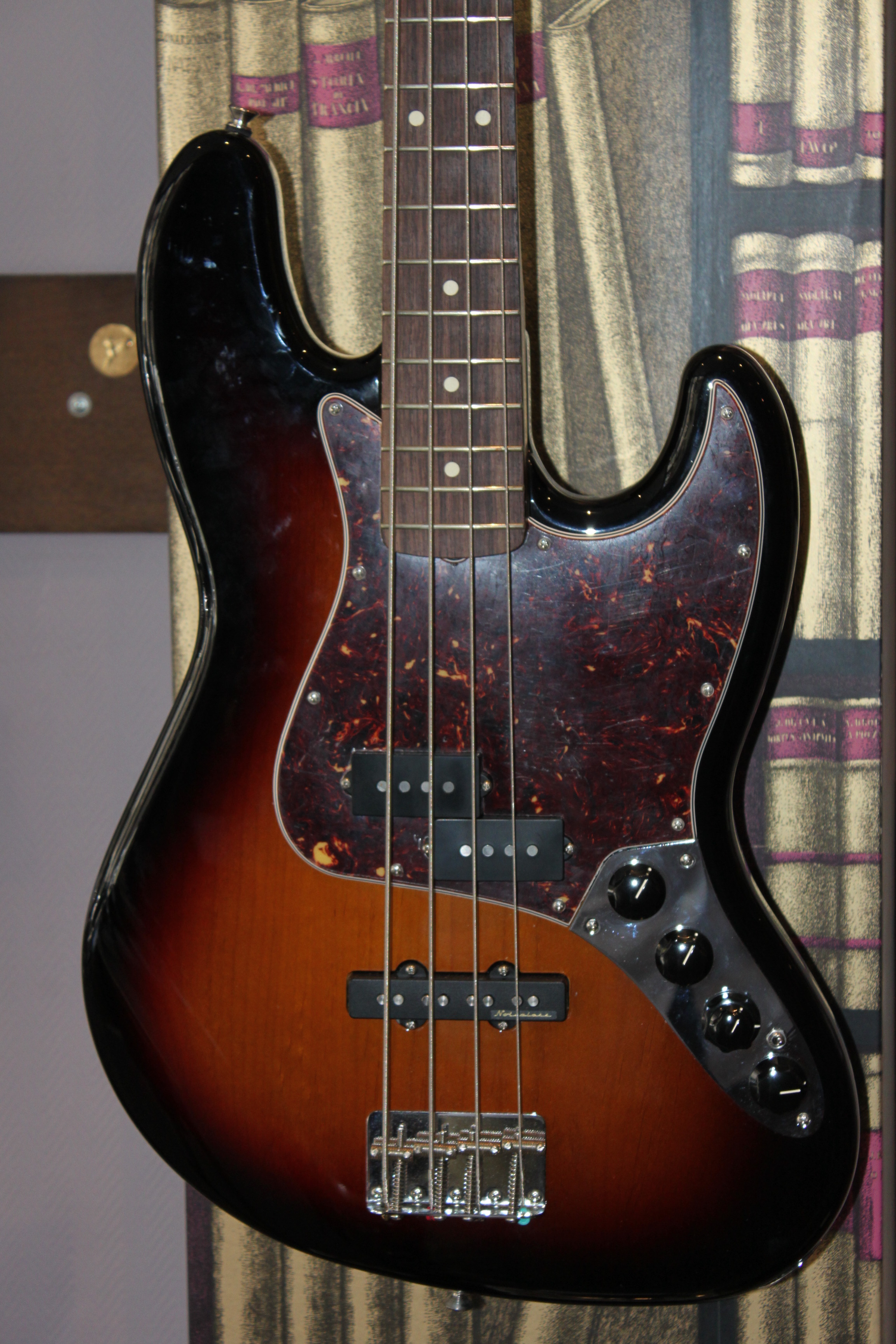 Basses Fender Reggie Hamilton Jazz Bass OCCASION 3 Tons Sunburst RW 600