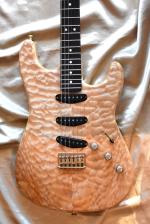 Valley Arts CUSTOM PRO NATURAL QUILTED 
