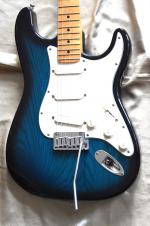 Fender STRATOCASTER PLUS DELUXE  ASH  TRANS BLUE année 1990