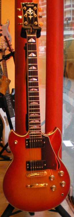 Yamaha - SG 2000 96 Red Sunburst
