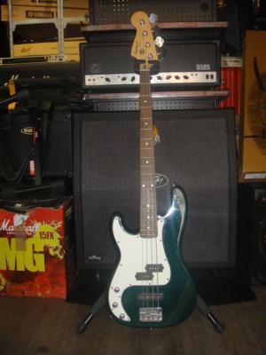  - P-Bass Special Gaucher Verte
