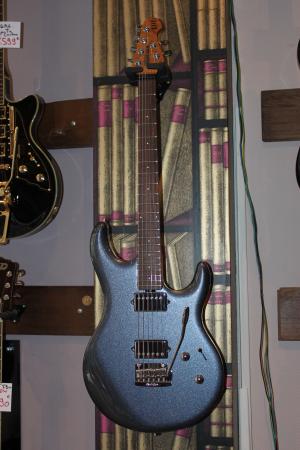 Musicman - Luke III HH Roasted Neck Bohdi Blue
