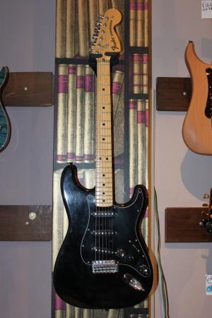 Fender - Stratocaster 70 Japon Black
