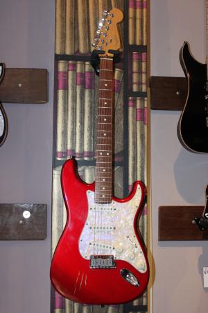 Fender - American - Strat Road House Candy Red
