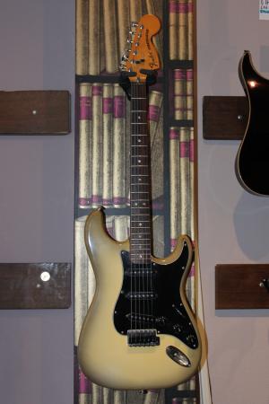 Fender - American - Stratocaster 1979 Antigua
