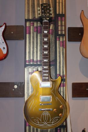 Gibson -  Gibson Custom Billy Gibbons Les Paul  Aged and signed Gold Top
