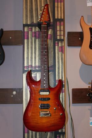 Suhr - Standard Carve Top Trans Cherry Red
