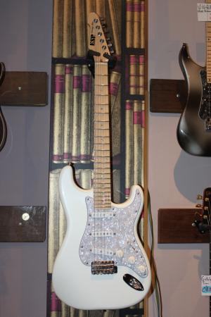 ESP - Vintage Plus Pearl White 

