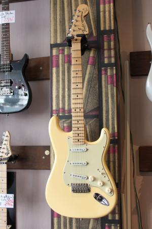 Fender - Artist Signature -  Yngwie Malmsteen  2005 Vintage White
