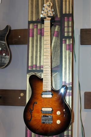 Musicman - Axis Super Sport Semi Hollow Tobacco Burst

