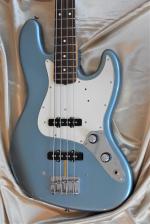 Fender JAZZ BASS AVRI 62   ICE BLE METALLIC  2000