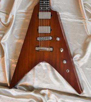 O'SCANNEL - FLYING V   CUSTOM  
