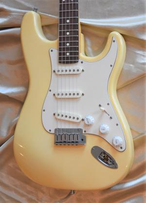 Fender -  
