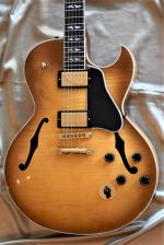 Gibson ES 137 CUSTOM anne 2005