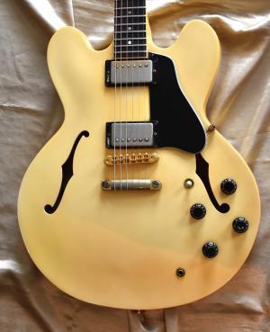 Gibson - ES 335 DOT CUSTOM SHOP année 1984 
