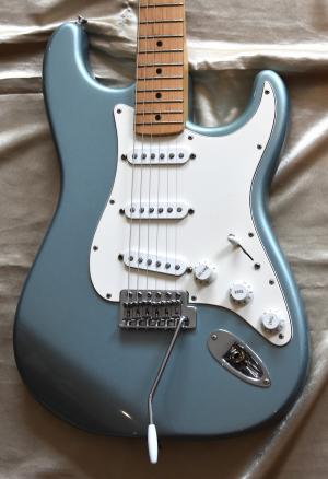 Fender -  
